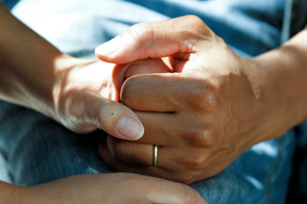 How To Help a Loved One Dealing With Cataracts 1 img